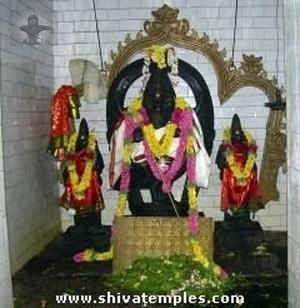 Muruga with Valli & Deivanai