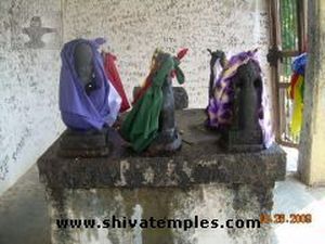 Navagraha sannidhi in the east outer prakaram