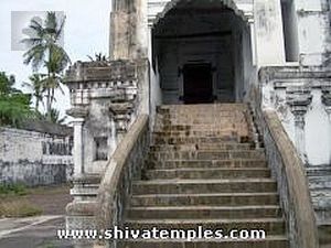 மாடக் கோவில் செல்லும் வழி