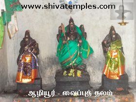 வள்ளி தெய்வானையுடன் சுப்பிரமணியர்